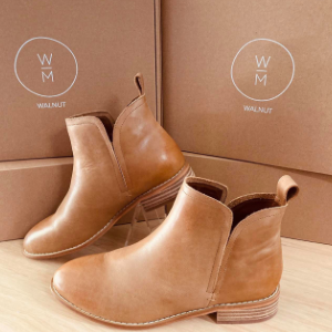 Walnut Melbourne - Douglas Boot