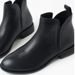 Walnut Melbourne - Douglas Boot