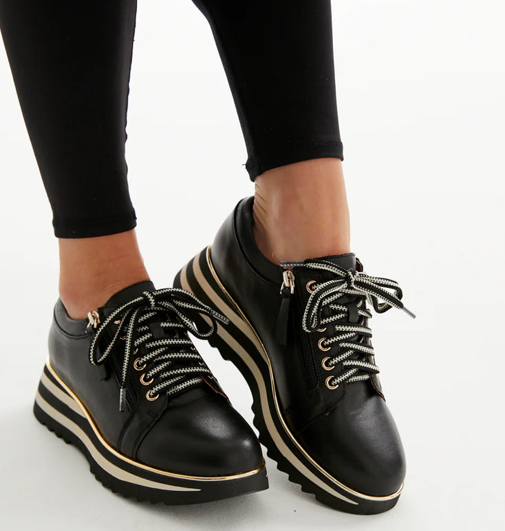 Alfie & Evie - Hosting