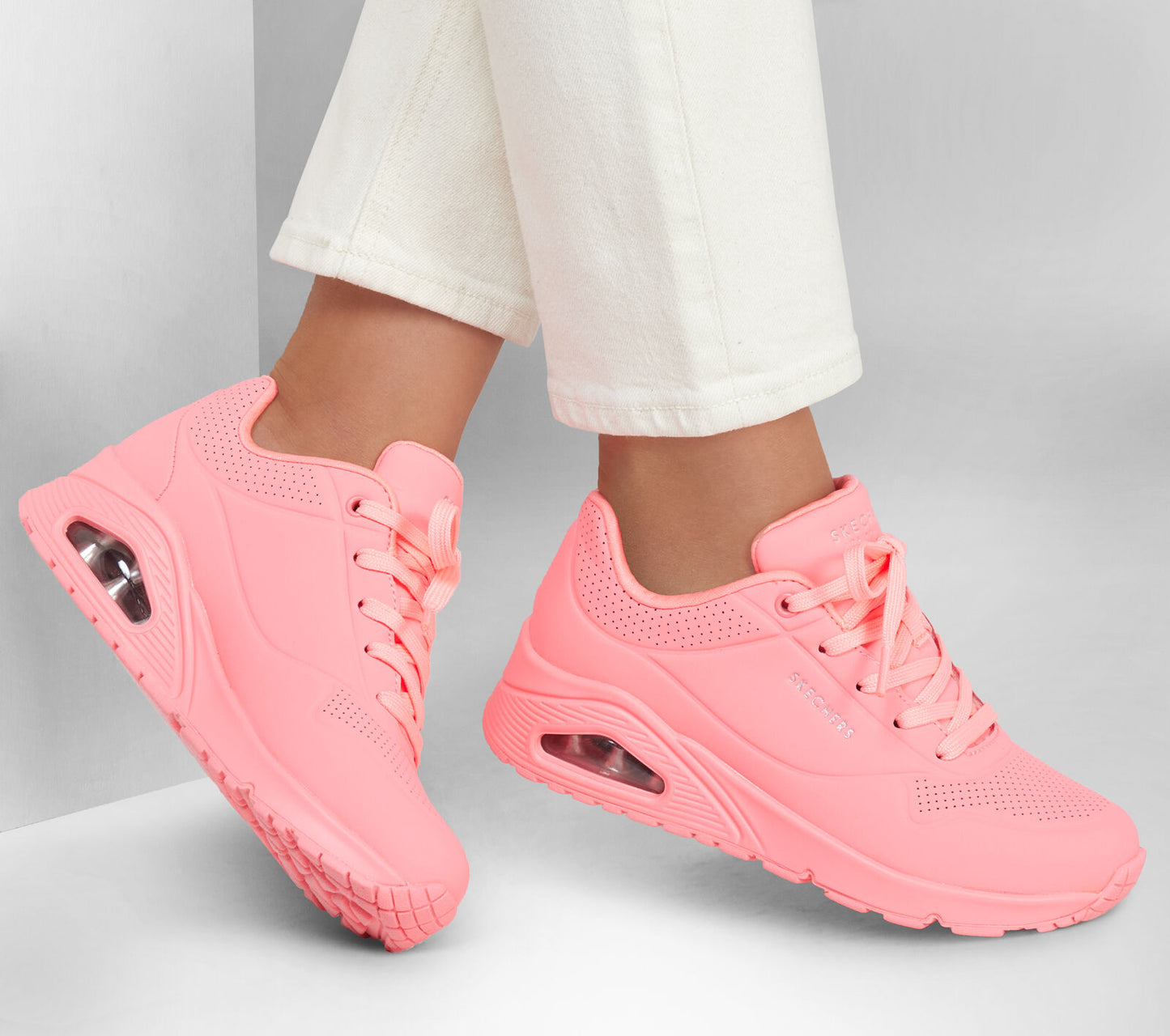 Skechers - UNO (Women)